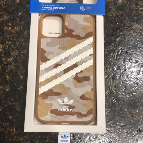 Adidas iPhone 11 Three Stripes Camo Snap Case NEW - Picture 5 of 10